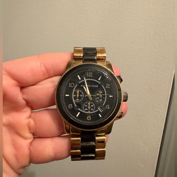 Michael Kors XL Runway Watch in Gold & Black - Picture 2 of 7